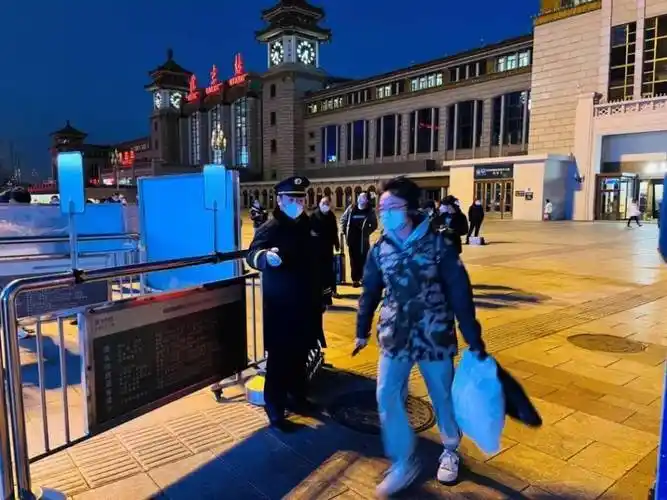 【最美交通人】北京地铁李生:当好春运保障"排头兵"_北京站_乘客_客流