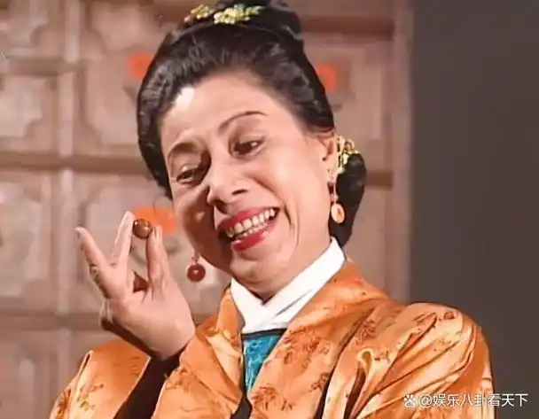 回顾6版裘千尺两版男人反串两版是一人演一版比小龙女还美