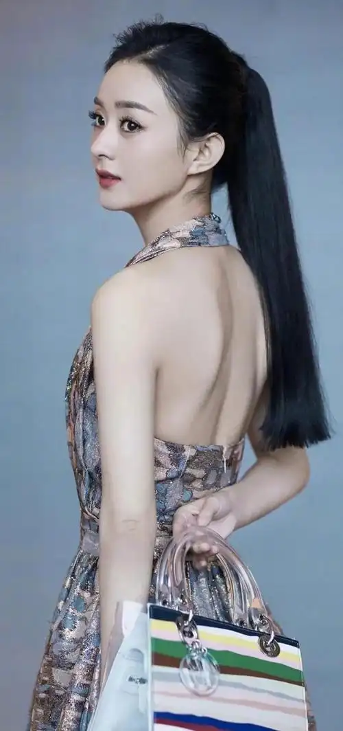 赵丽颖男人装杂志封面大片美腿诱惑火辣身材竟然这么有料