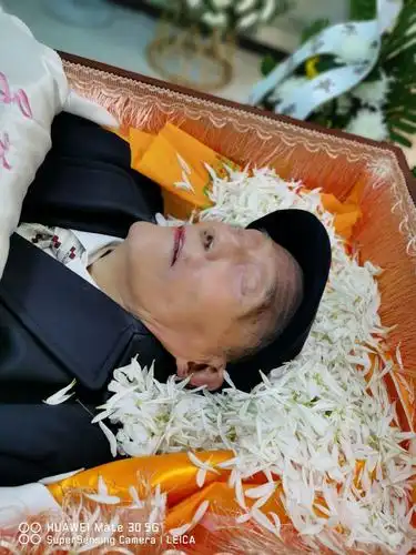 甄静之遗体告别