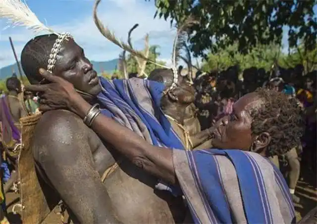 非洲最奇葩的原始部落以肚大为美肚子越大地位越高