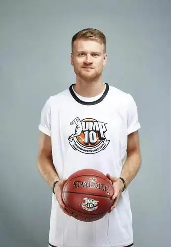 27米的怪物后,球迷说那里的街球赛比nba还牛,现在它又来了!