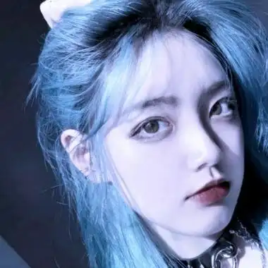 蓝色染发女生头像高清漂亮的蓝色头发女生头像真人图片