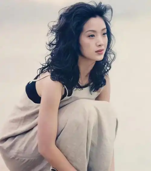 53岁吴倩莲近况曝光婚后淡出演艺圈一脸冻龄状态超好