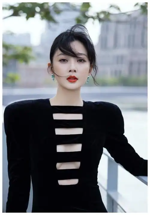 殷桃|第一次录真人秀,就放得这么"开",她还是那个女演员殷桃吗?