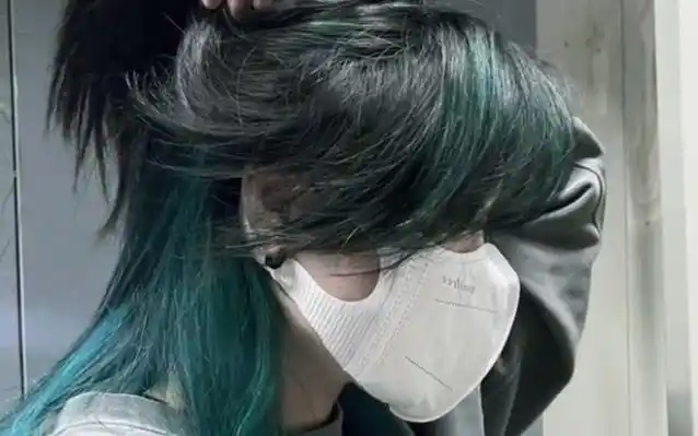 酷酷女孩的必备发型半扎狼尾鲻鱼头