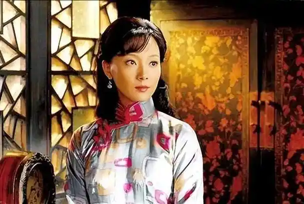 看了陈数18年前的黄依依旧照就会原谅她如今的硅胶脸