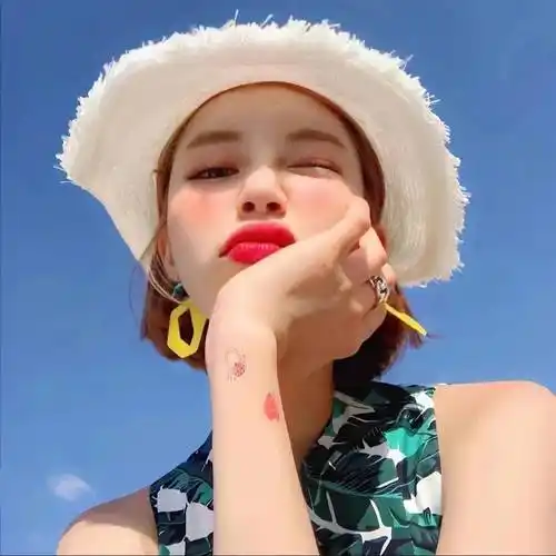 头像| 高级感爆棚的头像_主动_执念_红绿灯