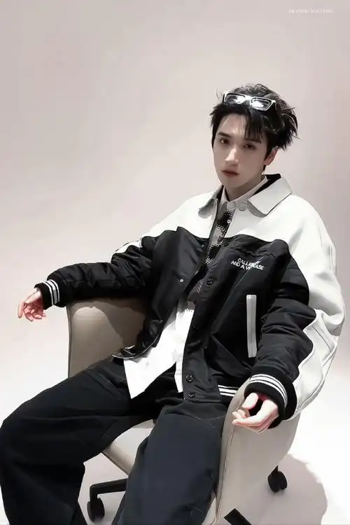 elle风尚大典##严浩翔黑白拼接外套