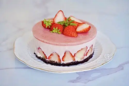 【草莓慕斯(6寸)的做法步骤图,怎么做好吃】吃货毛毛呀_下厨房