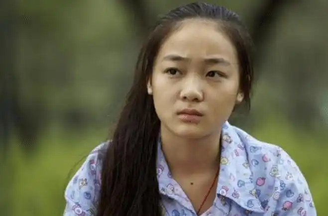 凭暖春走红饰演小花的她让观众泪目现23岁更漂亮