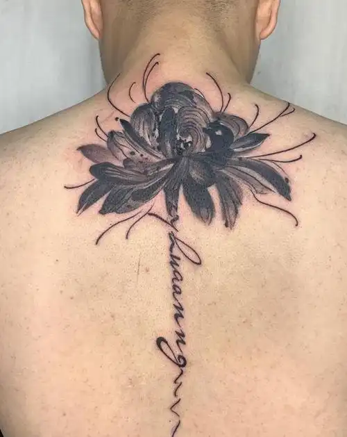 没取名字纹身图片_背部纹身图案