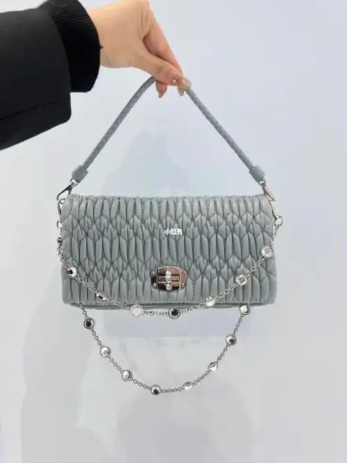 miumiu 水晶链条包7折