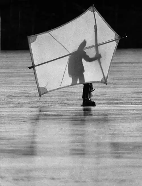 侧面,滚轴溜冰,欧洲,欧洲人,仅一个男性,仅一个人,握,阴影,光线,影子