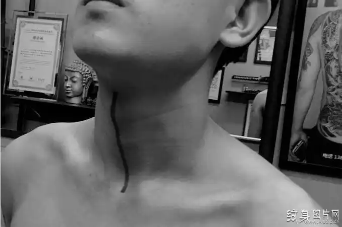 黑白死亡线纹身图案 炫酷死亡射线纹身设计