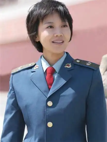 少将军衔图片(10位拥有军衔的明星) - 赤虎壹号