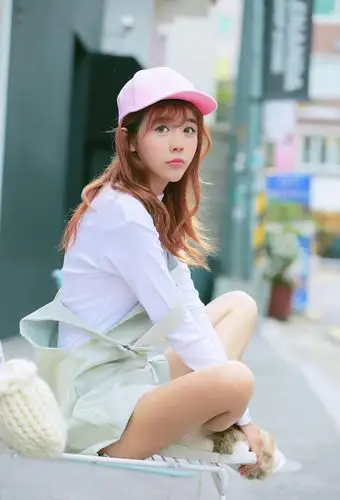 活力俏皮可爱萌妹子室外甜美娇巧唯美写真