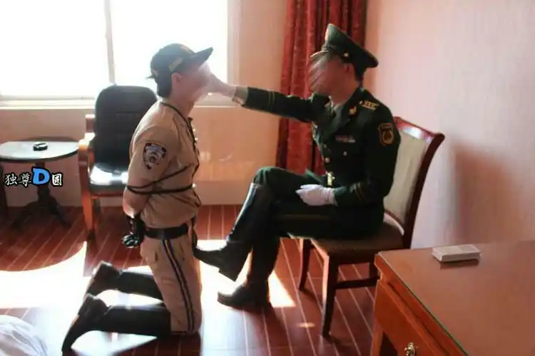 皮革马靴制服群