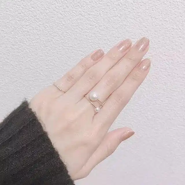 手黑适合做什么纯色美甲?