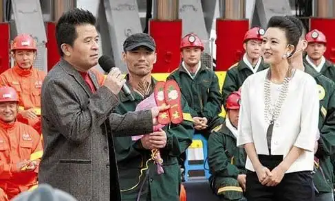 央视主持张蕾嫁50多岁铁矿大亨王吉财 婚礼现场照曝光(图)