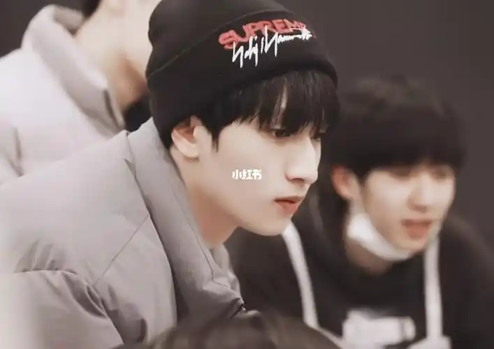 严浩翔绝美壁纸