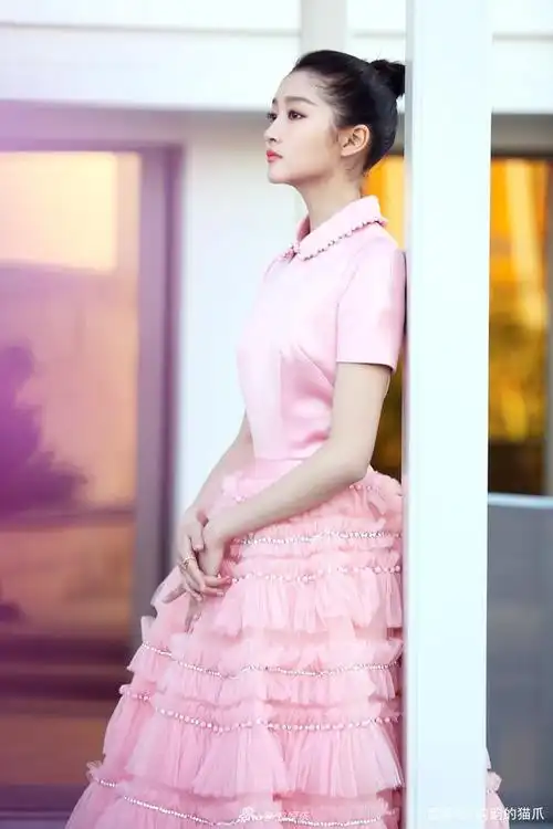 23岁的女艺人,关晓彤如今依旧非常有少女心