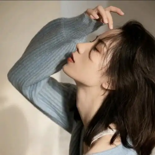 撕心裂肺伤感女生头像图片