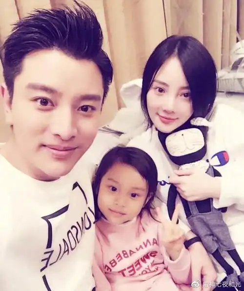 为给李小璐庆生,半夜赶航班,一早做vlog,有个好闺蜜真幸福