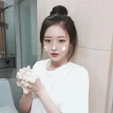 qq可爱头像乖乖女萌萌哒图片 你努力合群的样子并不美