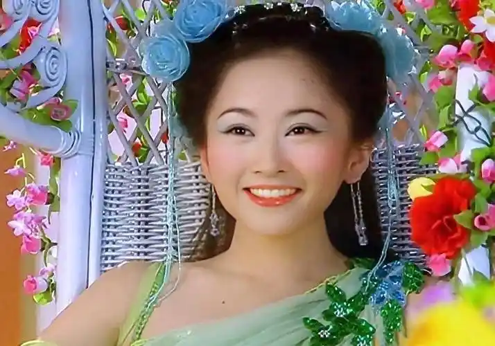 的真命天子——演员邵桐,两人步入婚姻殿堂生下女儿后杨蕊就息影至今