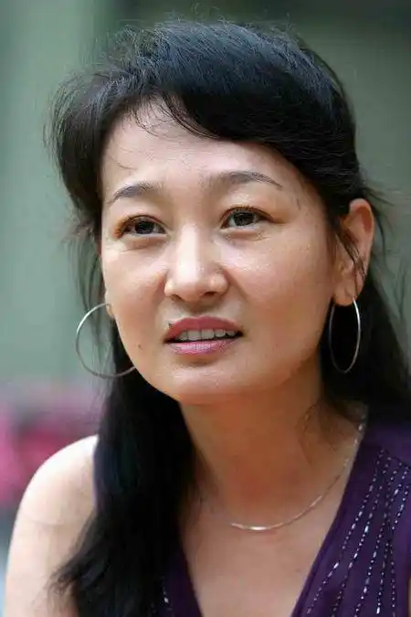 腾格尔前妻披露昔日恩怨 八载缘尽无遗恨(组图)