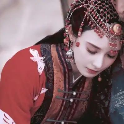 古风图片女生嫁衣头像高清好看红色的古风嫁衣头像真人图片