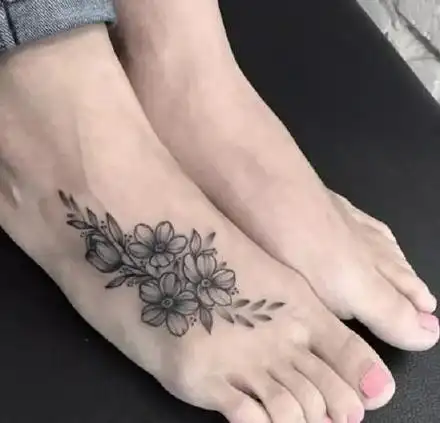 适合女生的花藤脚背纹身图案(2)