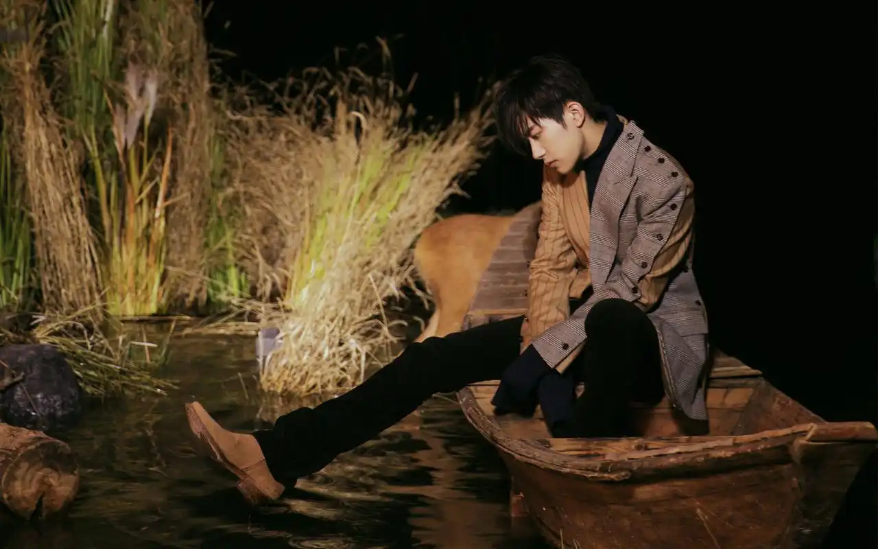 少年tfboys易烊千玺帅气壁纸图片