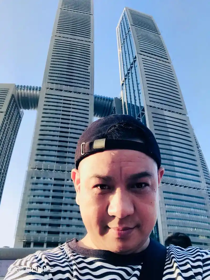 似乎整个圈子都在流行熊熊恋,我这样的微胖中年油腻男