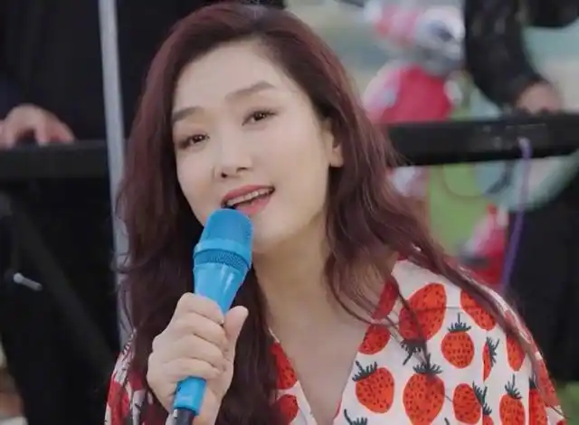 凤凰传奇狼的诱惑歌词,凤凰传奇唱狼的诱惑歌词("凤凰传奇"玲花也有