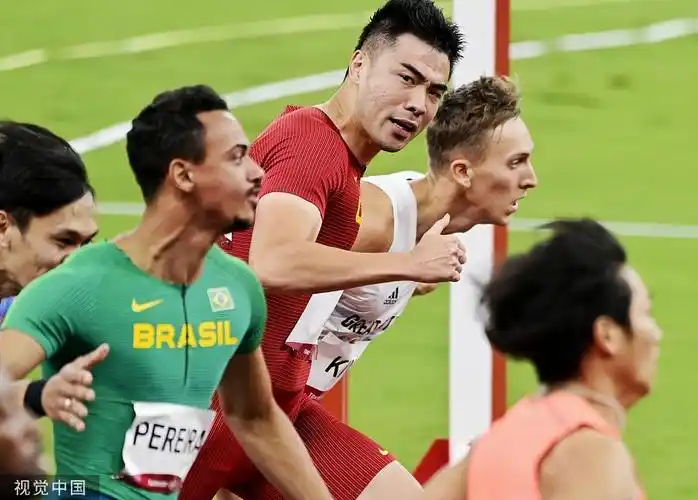 1/82021年8月3日,日本,2020东京奥运会田径男子110米栏预赛:谢文骏