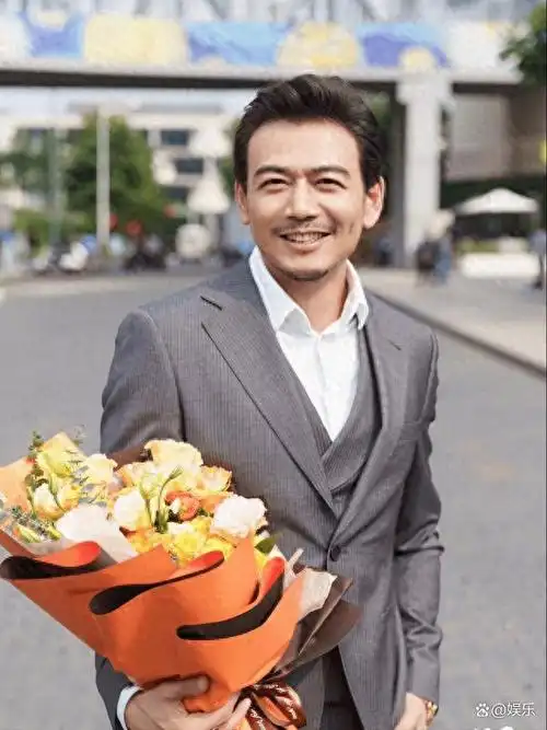 "软饭男"杨烁:对儿子"打压教育"引争议,深陷"出轨绯闻"