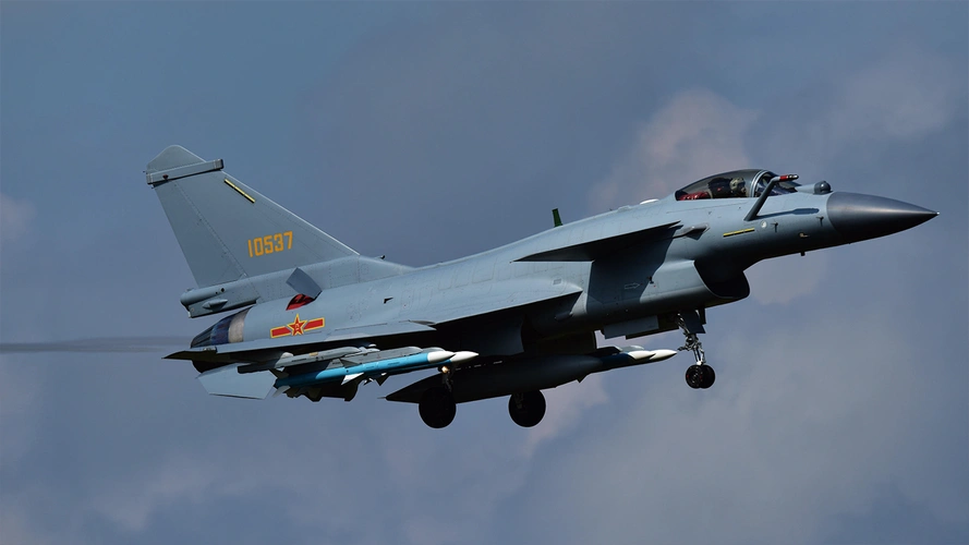 歼-10"成长"历程揭秘 曾创造世界三代机研发"零摔机"纪录