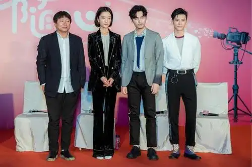 杜鹃这179的身高太可怕,一站起来全体尴尬