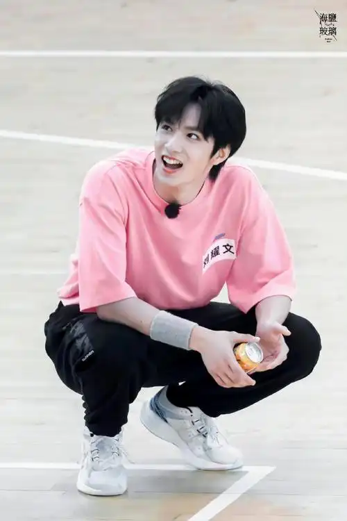 刘耀文全场mvp##刘耀文 同尔五间烁梦万里