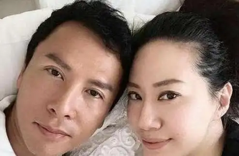 梁静慈相信了甄子丹的话,但是在孩子出生以后,甄子丹根本就没有支付过