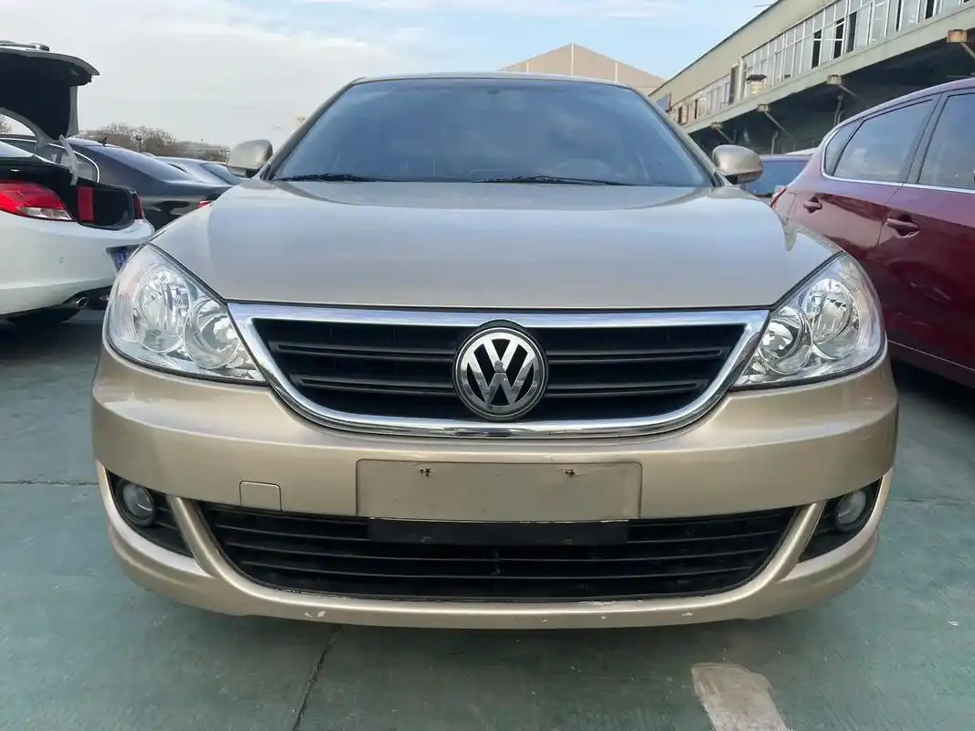 11年土豪金朗逸,车况原版,没有出过任何重大事故泡水火烧,三 - 抖音