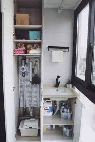 神器运用于阳台,让杂物回归本来的位置:比如洞洞板,壁挂,订制收纳柜