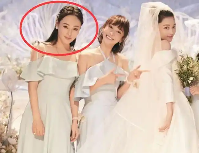 张馨予婚礼竟出现2个新娘4个伴娘颜值超高她成最大亮点