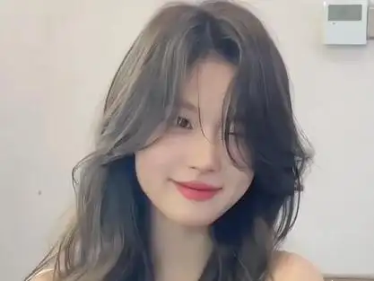 2023流行烫发中长发_2021流行烫发中长发_2021流行发型女中长发烫发