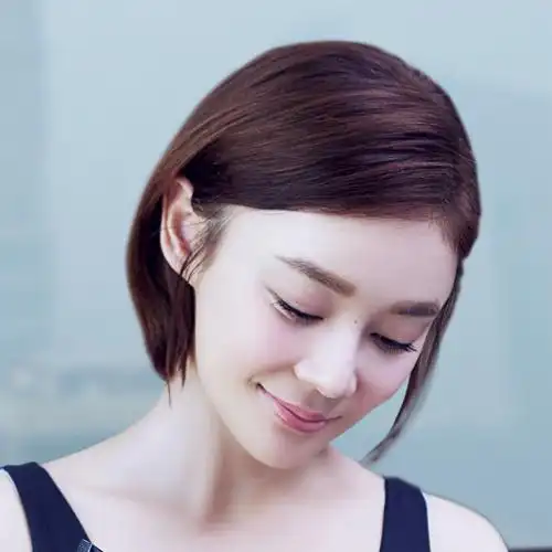 丸子头嫩唇色袁姗姗短发温婉尽显女人味