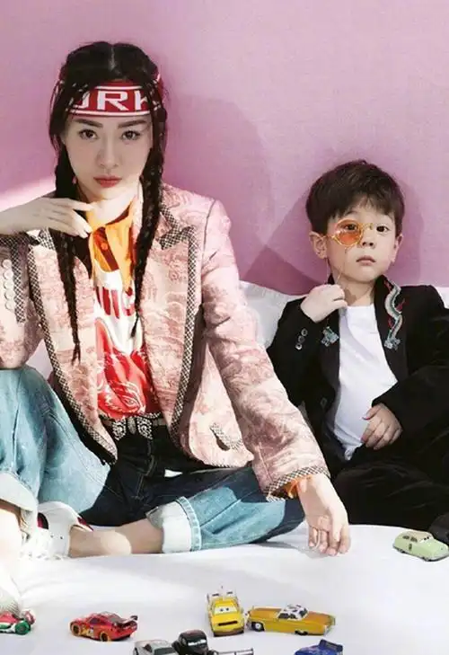 霍思燕嗯哼亲子时尚写真大片