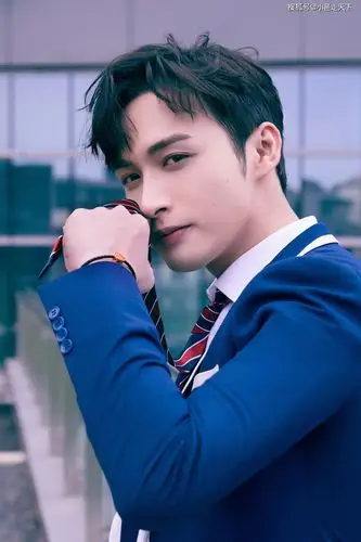 张彬彬蓝色西装写真合集