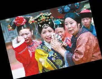 邓萃雯,方青卓饰演新版皇后,容嬷嬷